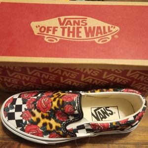 VANS CLASSIC SLIP ON BRAND NEW Girls 3.5 rose/animal